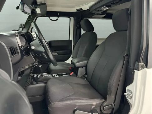 Used 2017 Jeep Wrangler Sport AWD/4WD image 9