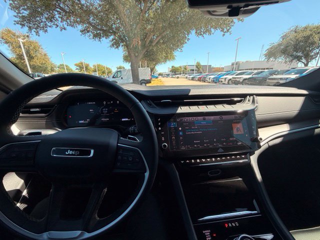 Certified 2026 Jeep Grand Cherokee L Limited AWD/4WD image 13