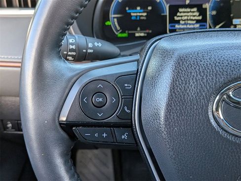 Used 2023 Toyota Venza Limited image 29