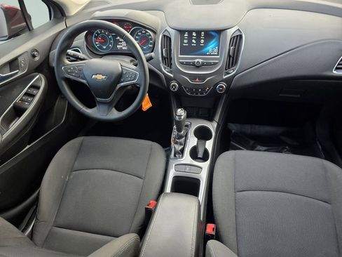 Used 2018 Chevrolet Cruze LT image 21
