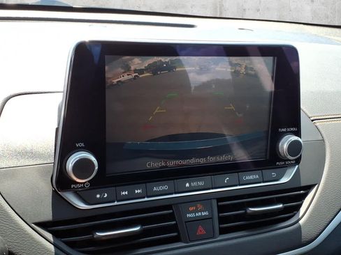 Used 2022 Nissan Altima 2.5 SR FWD image 16