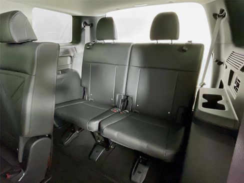 Certified 2025 Hyundai Santa Fe SEL image 24