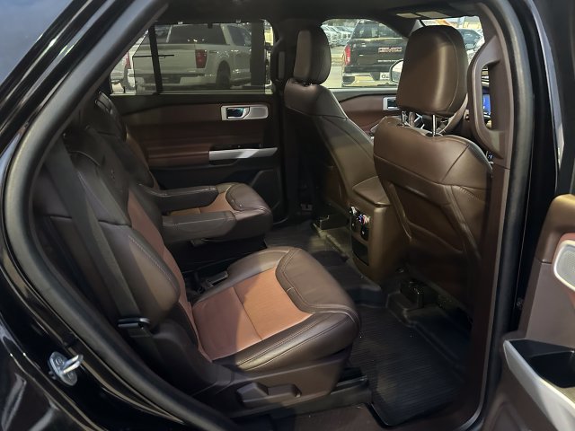 Used 2021 Ford Explorer King Ranch w/ Premium Technology Package RWD image 7