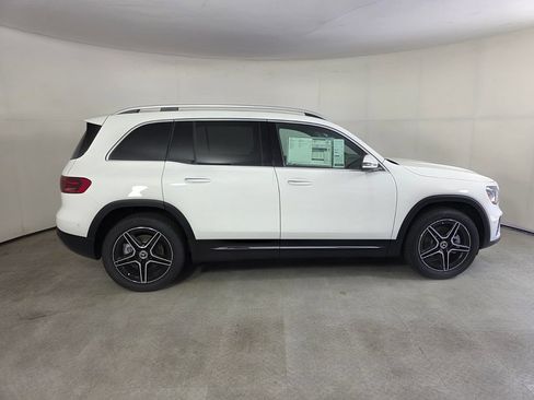 New 2026 Mercedes-Benz GLB 250 image 3