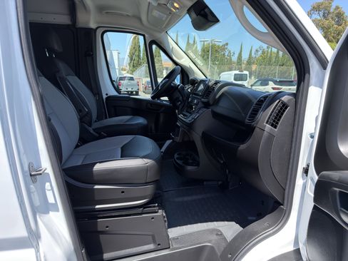 Used 2025 RAM ProMaster 2500 w/ Convenience Group FWD image 10