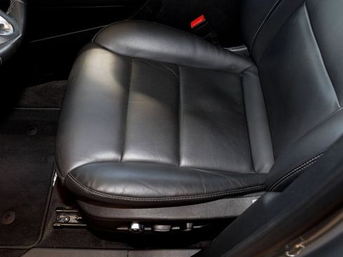 Used 2025 Cadillac XT4 Premium Luxury image 18