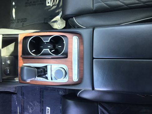 Used 2019 Kia K900 Luxury w/ VIP Package image 15