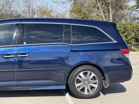 Used 2016 Honda Odyssey Touring Elite image 6