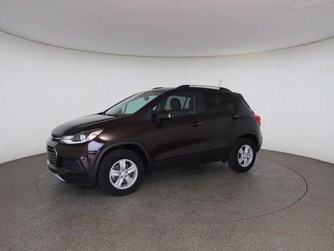 Used 2022 Chevrolet Trax LT w/ Driver Confidence Package AWD/4WD image 4