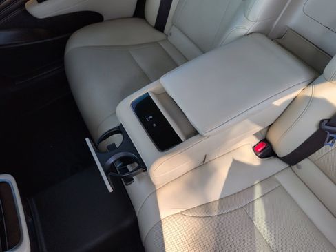 Certified 2020 Lexus LS 500 w/ Accessory Package (Z2) RWD image 19