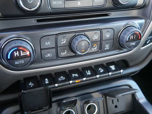 Used 2019 GMC Sierra 3500 Denali w/ Duramax Plus Package image 29