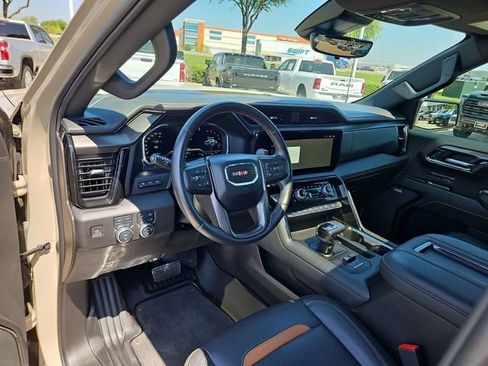 Used 2022 GMC Sierra 1500 AT4 w/ Technology Package image 10