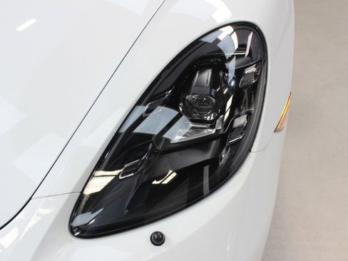 Used 2018 Porsche 718 Cayman GTS image 11