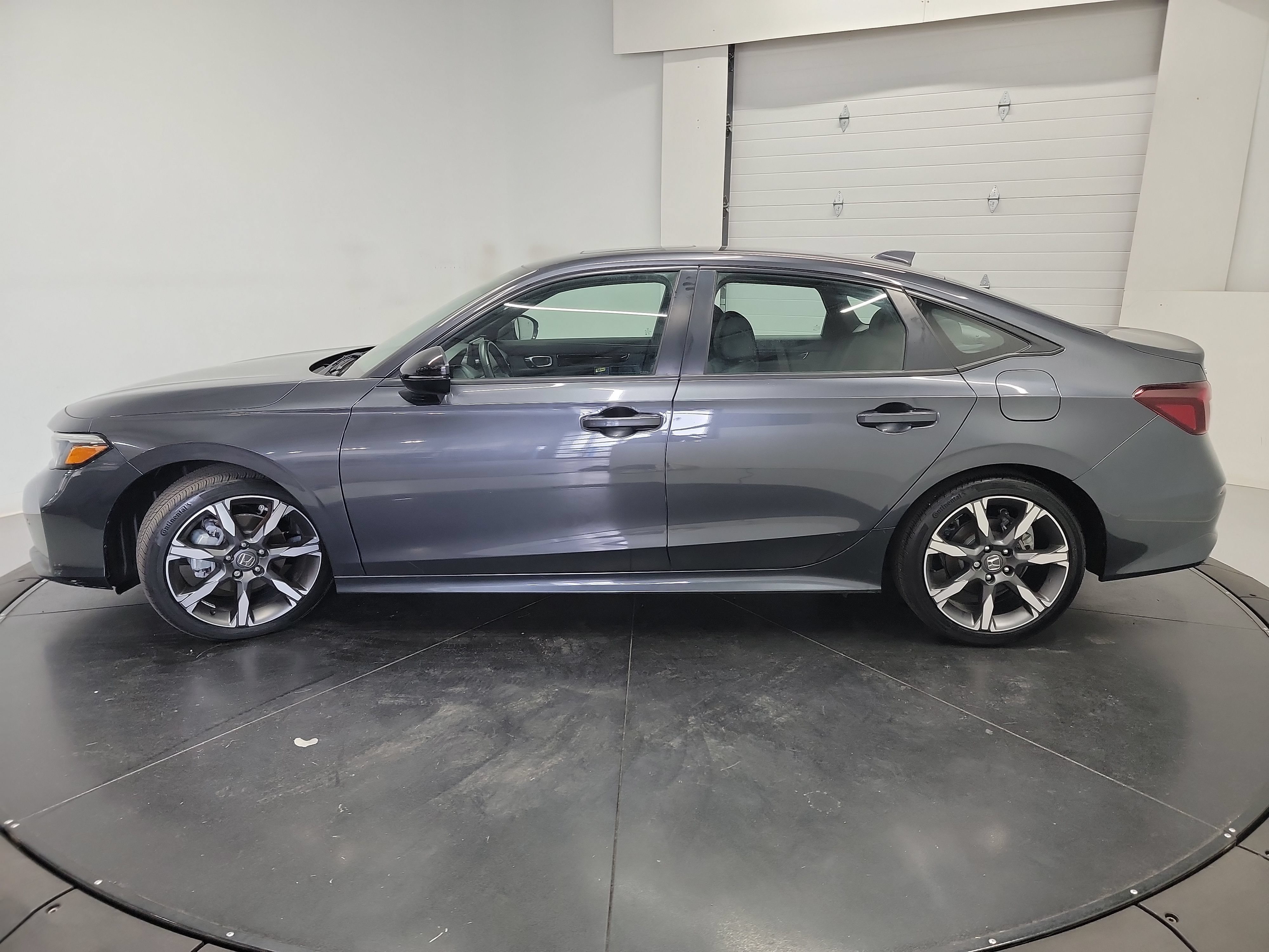 Used 2025 Honda Civic Sport Touring image 5