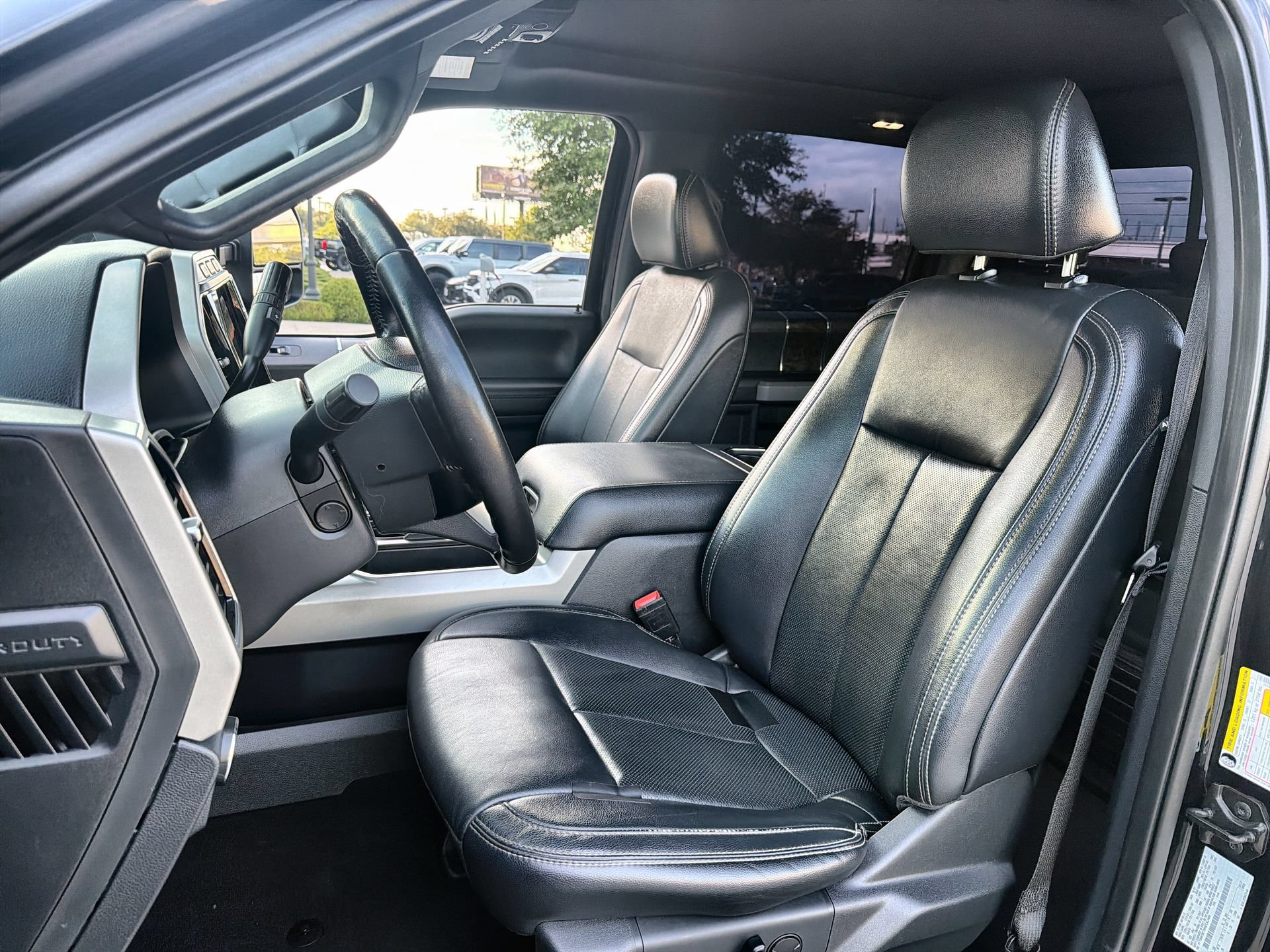 Used 2022 Ford F250 Lariat w/ Tremor Off-Road Package AWD/4WD image 11