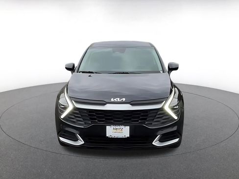 Used 2025 Kia Sportage LX image 4