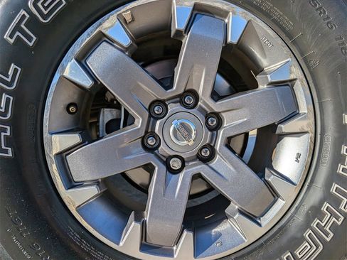 Used 2021 Nissan Frontier PRO-4X w/ Pro-4x Utility Package image 7