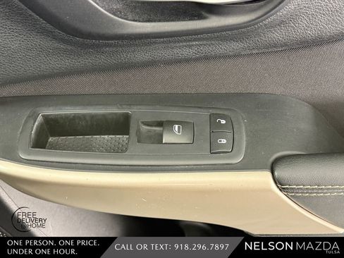 Used 2017 Jeep Cherokee Sport FWD image 43