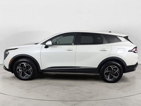 Used 2023 Kia Sportage LX image 2