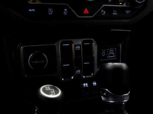 Used 2024 Jeep Wrangler Unlimited Sport AWD/4WD image 69