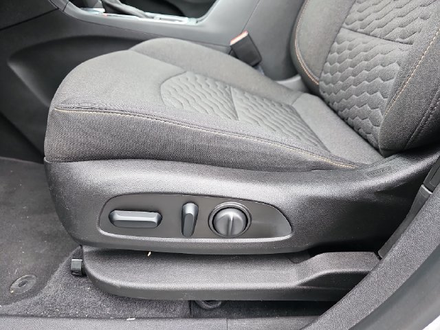 Used 2021 Chevrolet Equinox LT FWD image 17