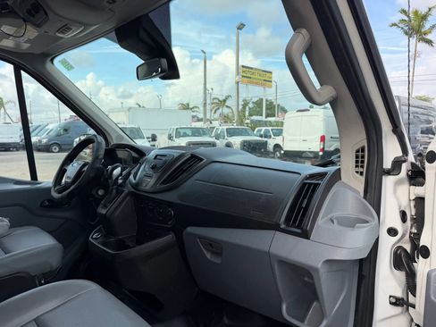 Used 2018 Ford Transit 350 XL image 17