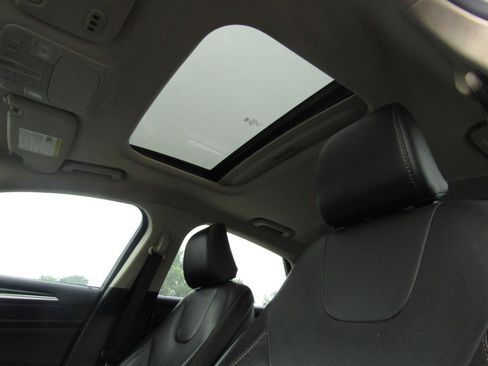 Used 2020 Ford Fusion Titanium AWD/4WD image 12