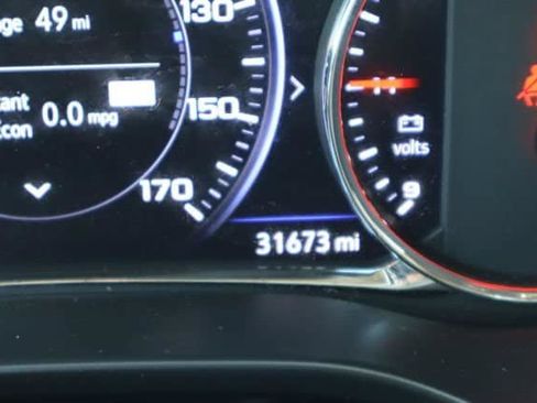 Used 2023 GMC Acadia SLT w/ Technology Package AWD/4WD image 12