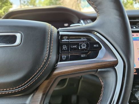 Used 2022 Jeep Grand Cherokee Summit w/ Adv Protech Group IV AWD/4WD image 18