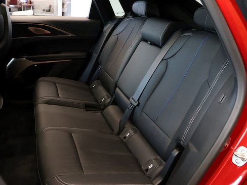 Used 2025 Cadillac Lyriq Luxury w/ LPO, Floor Liner Package AWD/4WD image 11