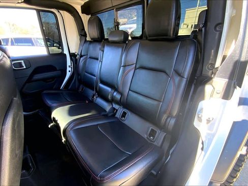 Used 2022 Jeep Gladiator Rubicon w/ Cold Weather Group image 20