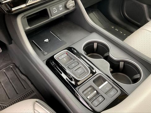 Used 2025 Honda Pilot Elite image 16