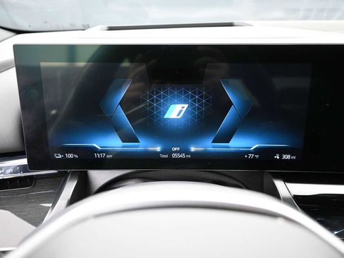 Used 2026 BMW i5 eDrive40 w/ Executive Package RWD image 13