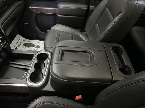 Used 2022 GMC Sierra 3500 Denali w/ Denali Black Diamond Edition image 49