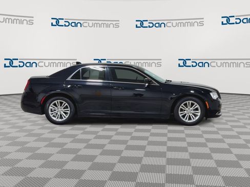 Used 2018 Chrysler 300 Touring L RWD image 2