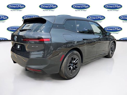 Used 2023 BMW iX xDrive50 w/ Premium Package AWD/4WD image 7