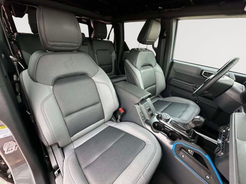 Used 2024 Ford Bronco Black Diamond w/ Sasquatch Package AWD/4WD image 26