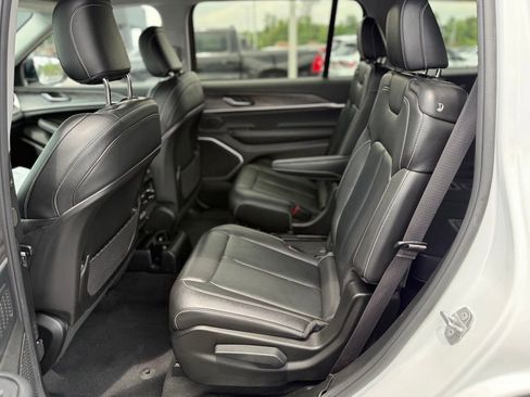 Used 2022 Jeep Grand Cherokee L Limited AWD/4WD image 28