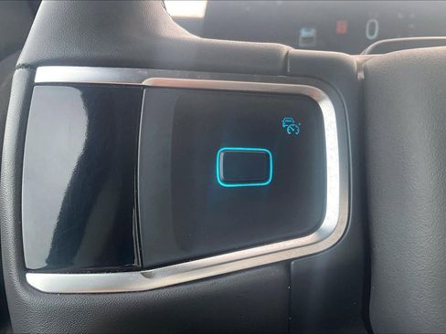 Used 2025 Ford Expedition Active image 21