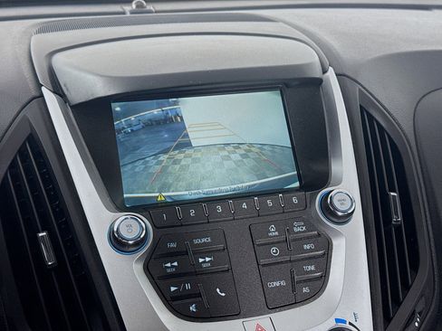 Used 2017 Chevrolet Equinox LS FWD image 19