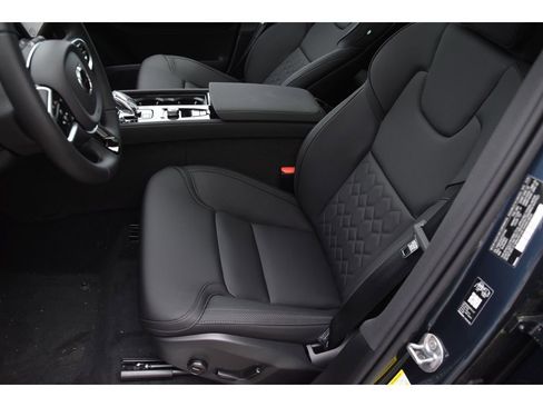 New 2026 Volvo XC90 B5 Core w/ Protection Package Premier AWD/4WD image 13