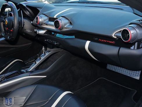 Used 2020 Ferrari 812 Superfast image 19