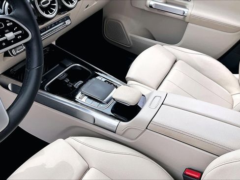 Used 2020 Mercedes-Benz GLB 250 image 14