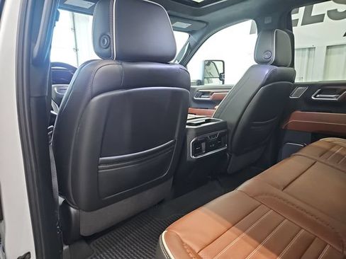 Used 2024 GMC Sierra 3500 Denali Ultimate AWD/4WD image 33