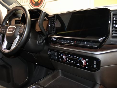 Used 2025 GMC Sierra 3500 SLT w/ SLT Premium Package image 76