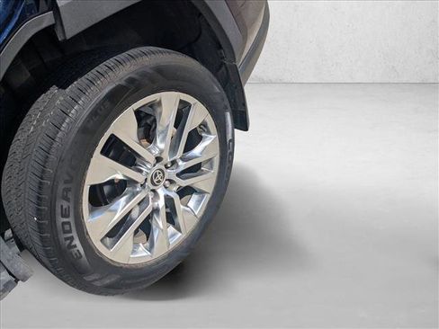 Used 2021 Toyota RAV4 XLE Premium FWD image 22