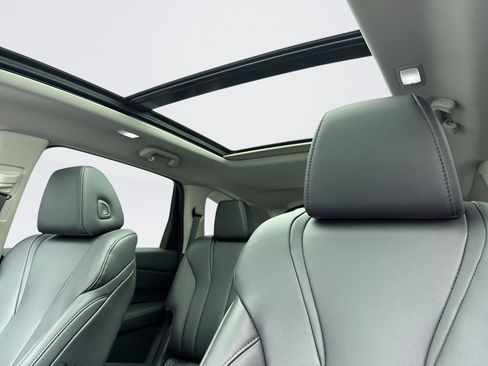 Used 2023 Acura MDX SH-AWD image 9