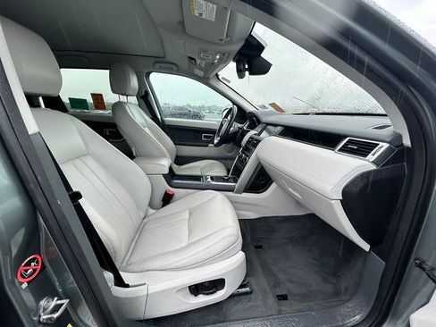 Used 2017 Land Rover Discovery Sport HSE AWD/4WD image 10