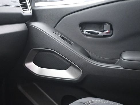 Used 2024 Nissan Frontier SV w/ Technology Package image 36