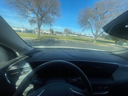 Used 2025 Buick Encore GX Preferred image 28